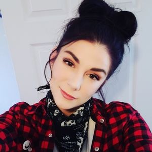 Meet your Posher, Shaina